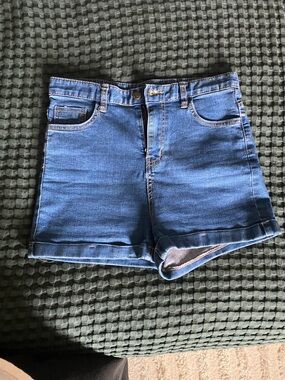 Women’s Blue Denim High-Rise Shorts